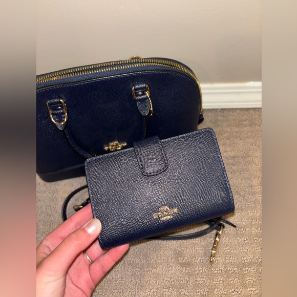 BNWOT Coach Purse with matching Wallet! - Picture 7 of 9